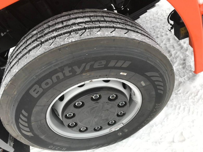 Шина бескамерная КАМАЗ 6520