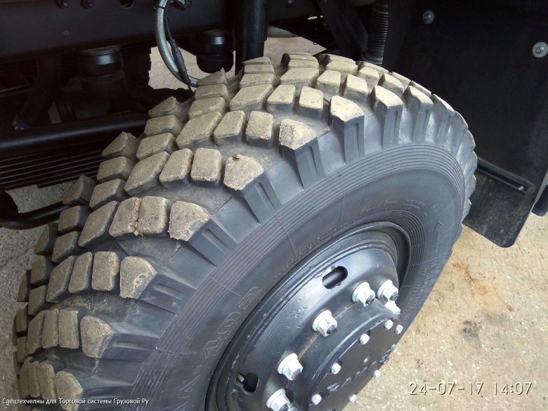 Резина КАМАЗ 6522