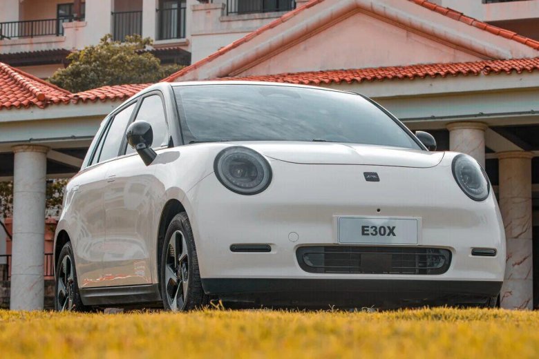 Китайская электромобиль