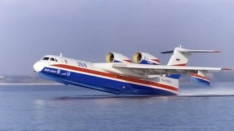 Самолет амфибия бе 200