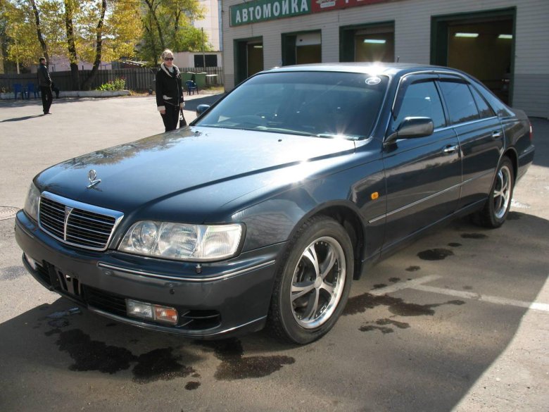 Ниссан Сима 2000