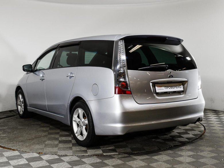 Митсубиси грандис 2007