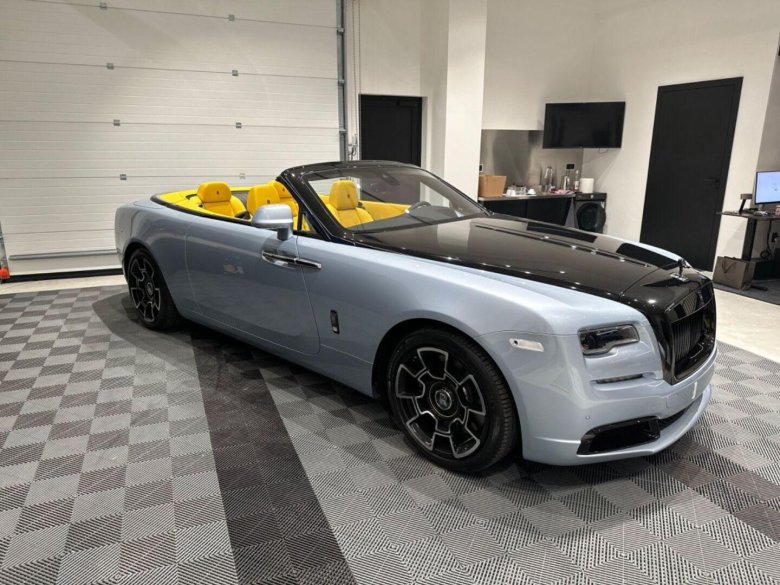 Голубой роллс ройс