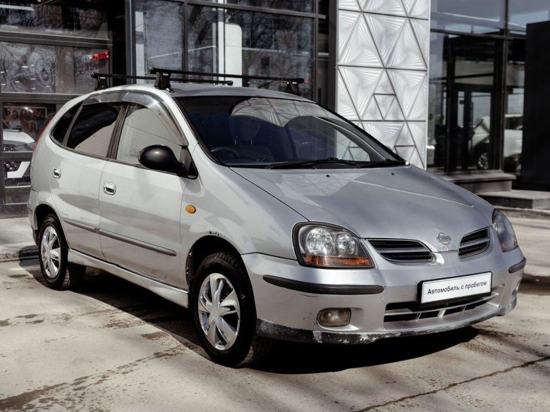 Ниссан тино 2000