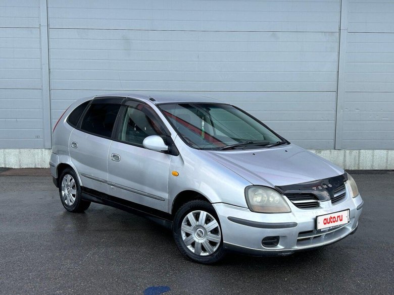 Ниссан тино 2000