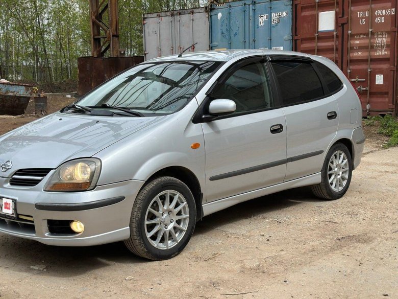 Ниссан тино 1999 1.8