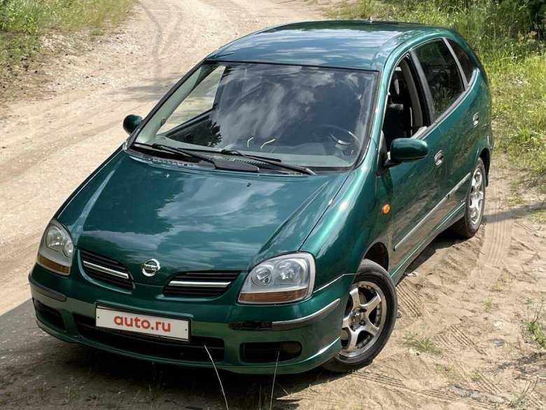 Nissan almera tino 2001