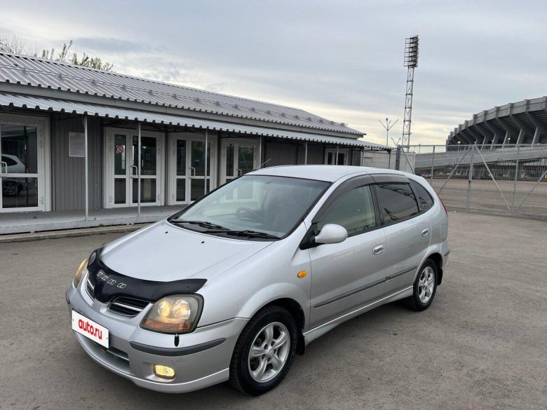 Ниссан тино 1999