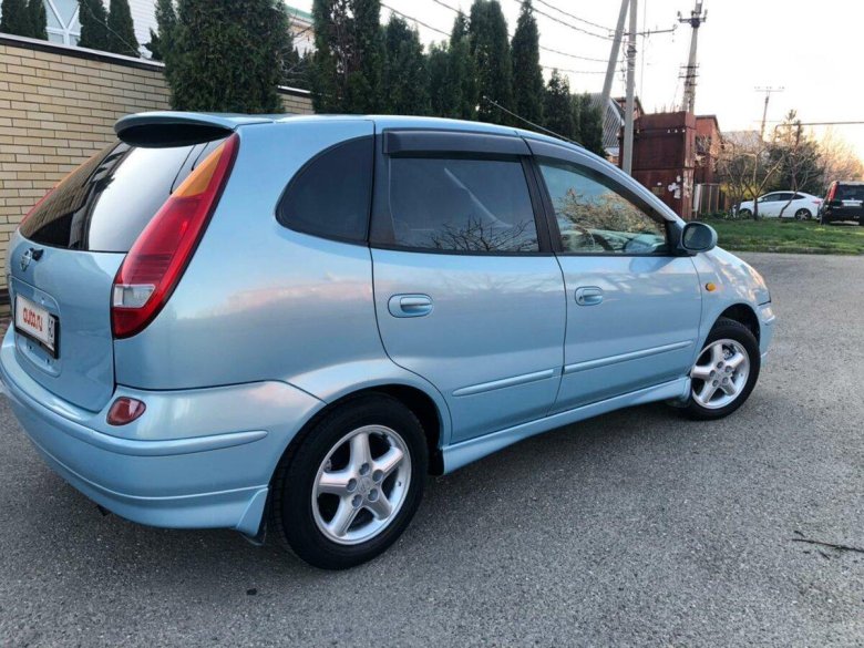 Ниссан тино 2001