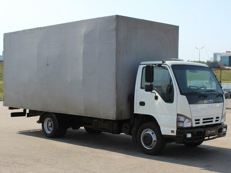 Isuzu nqr75