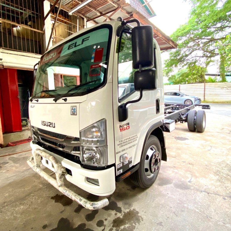 Isuzu npr 75