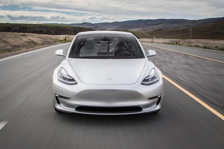 Тесла model 3
