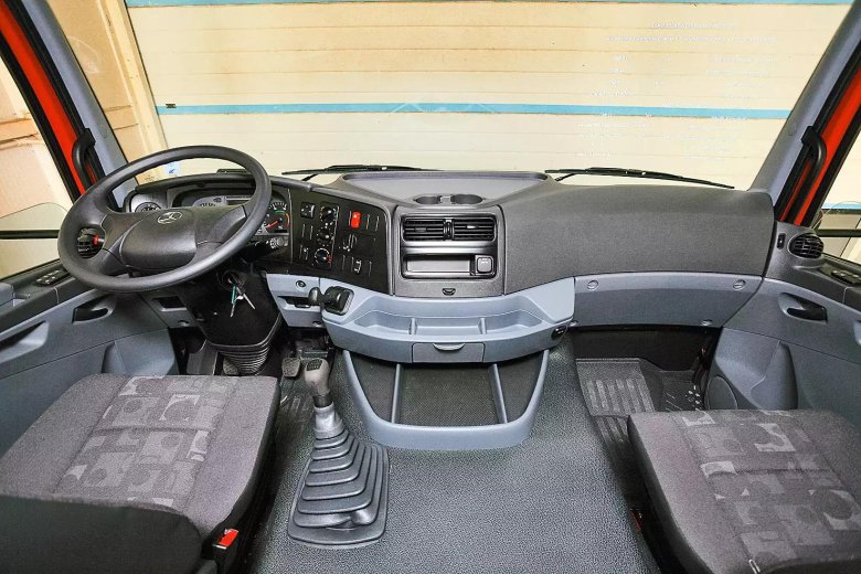 КАМАЗ-5490 кабина