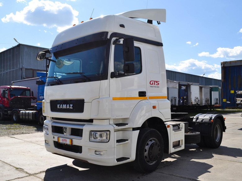 Седельный тягач камаз