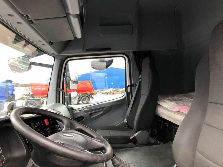 КАМАЗ 5490 Нео салон кабины