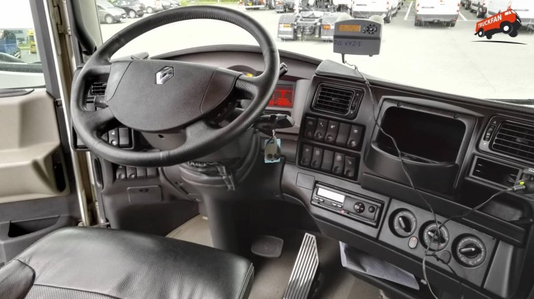 Рено Магнум 4 поколения салон