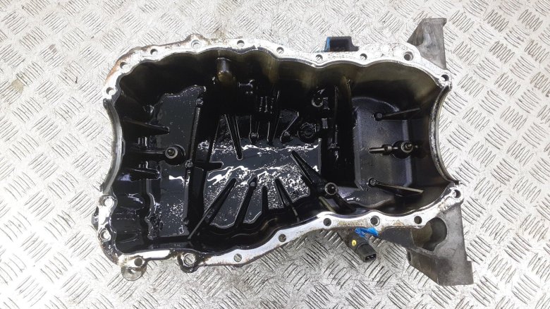 Поддон двигателя renault