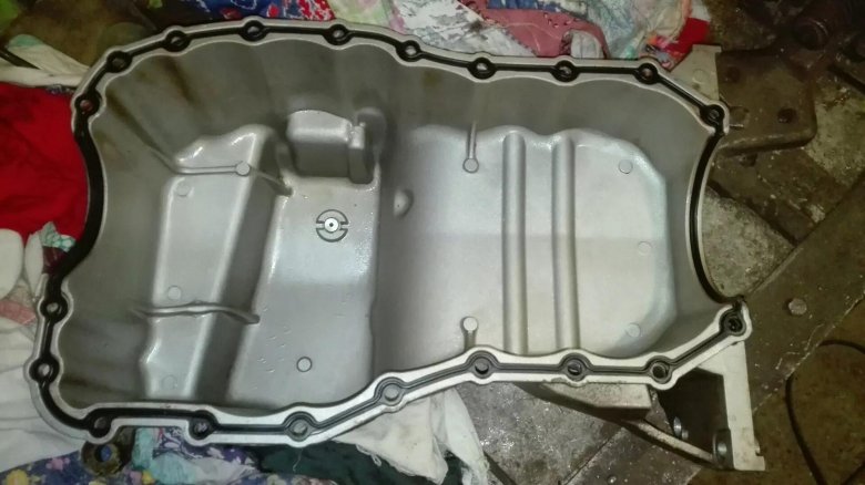 Поддон двигателя Рено Логан 1.4