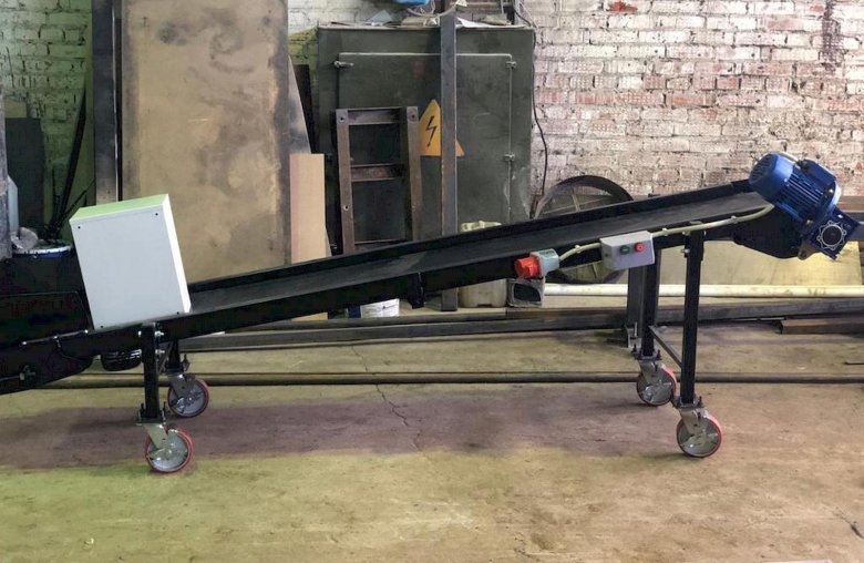 Наклонный конвейер