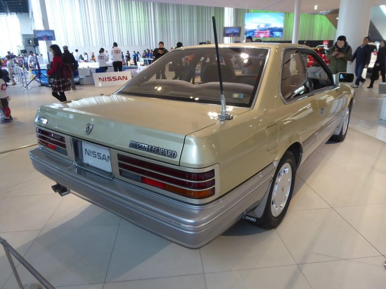 Nissan leopard f 31