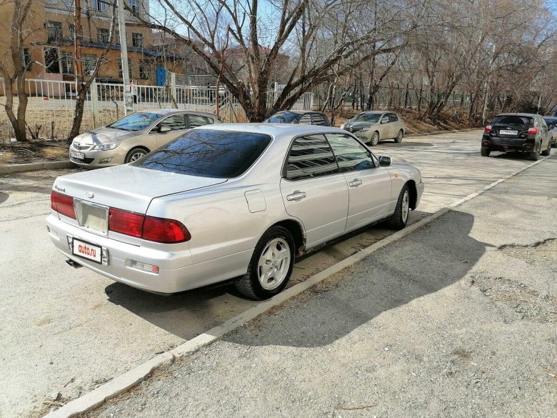 Nissan leopard y33
