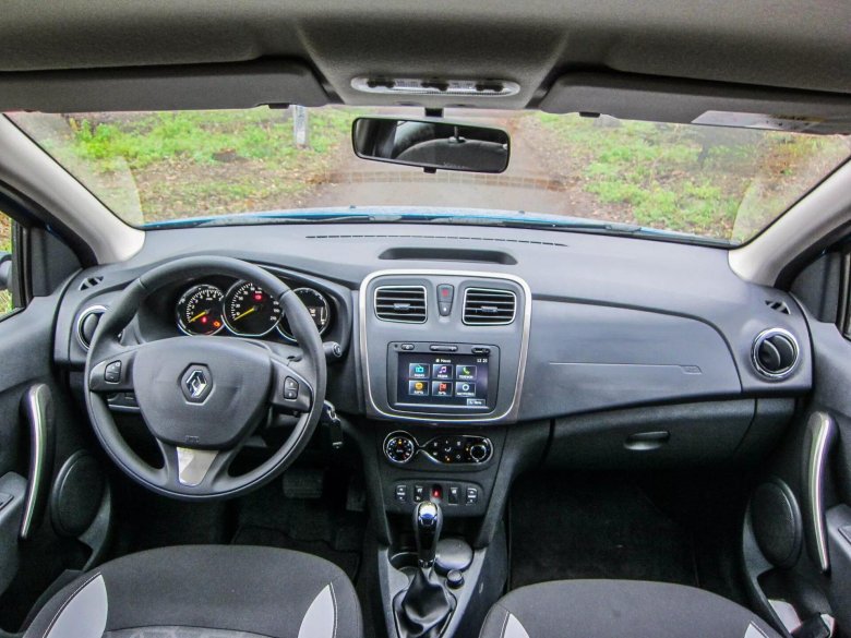 Рено Логан 2 автомат салон