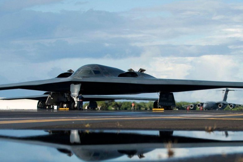 B-2 Spirit: стелс-бомбардировщик