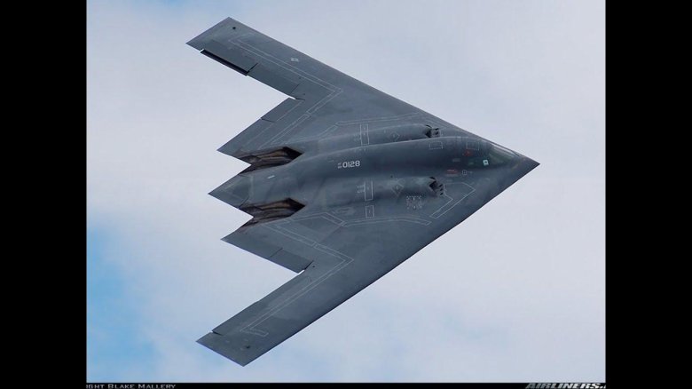 B 2 spirit stealth bomber