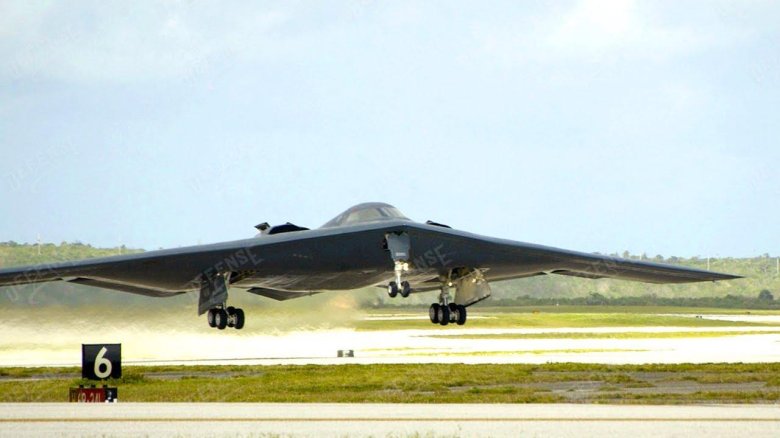 Стелс-бомбардировщик b-2