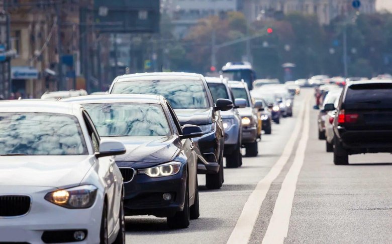 Автомобиль в городе