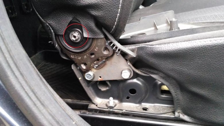 Лада Приора 2 механизм наклона спинки переднего сидения