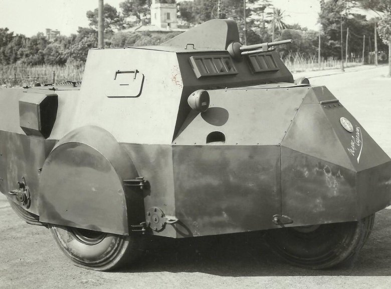 Vespa-Caproni Armoured car