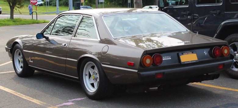Ferrari 365 gt4 2+2