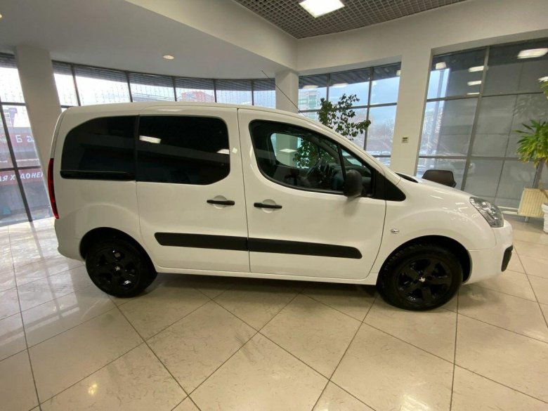 Ситроен берлинго 2016 года