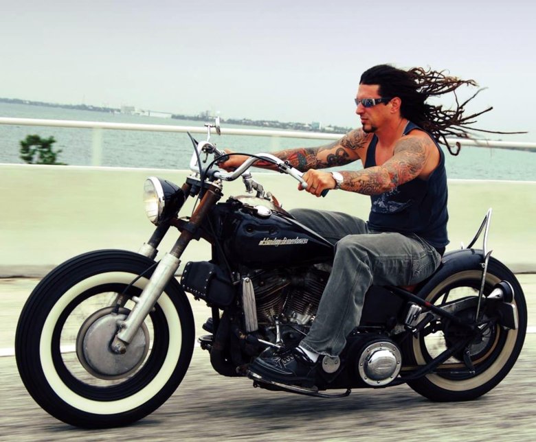 Рокеры на мотоциклах