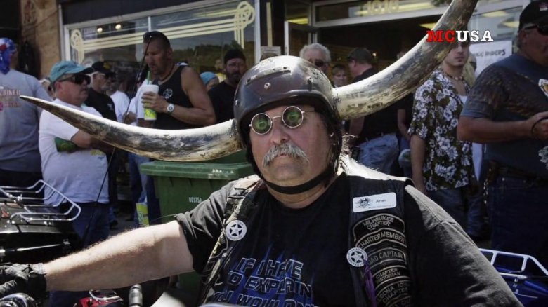 Дэнни Лайон байкеры