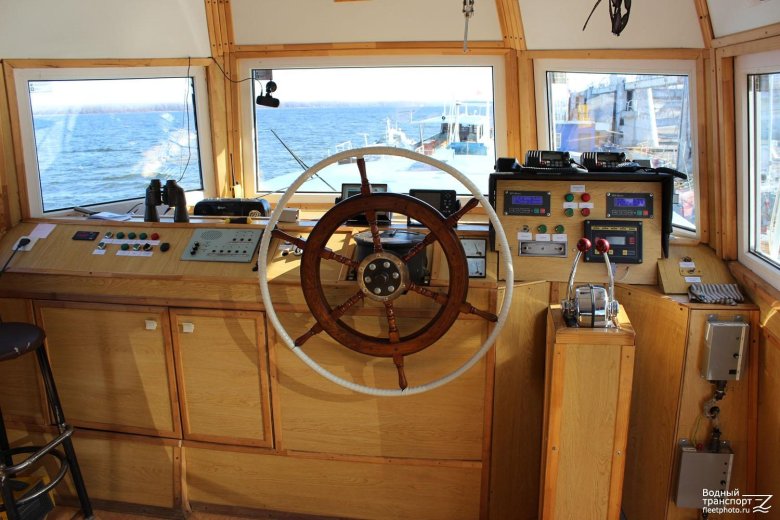 Пароход Святитель Николай Капитанский мостик