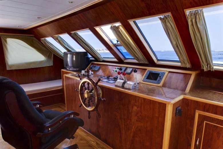 Рулевая рубка rsd44