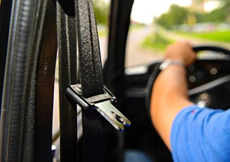 Непристегнутый ремень