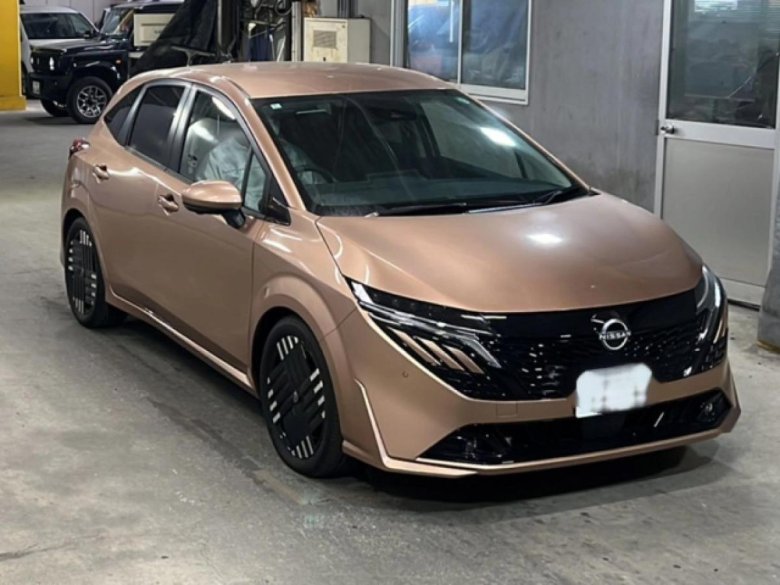 Nissan aura