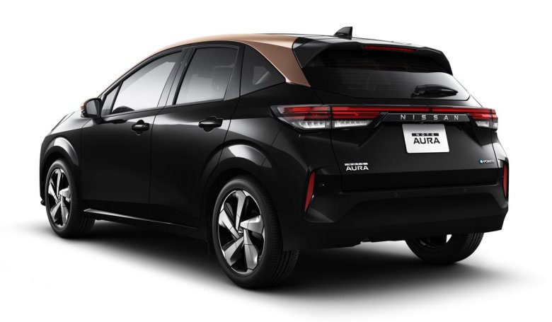 Ниссан Аура 2022
