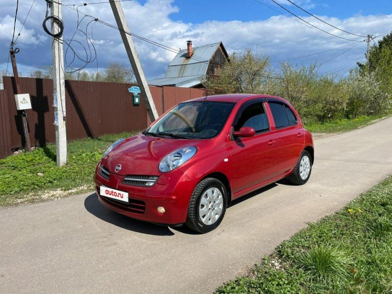 Ниссан микра 2004 года