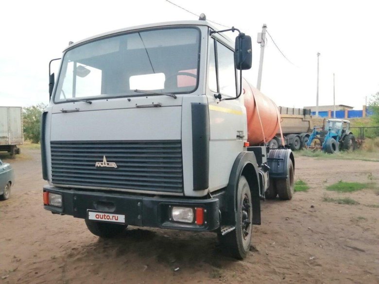 МАЗ 523