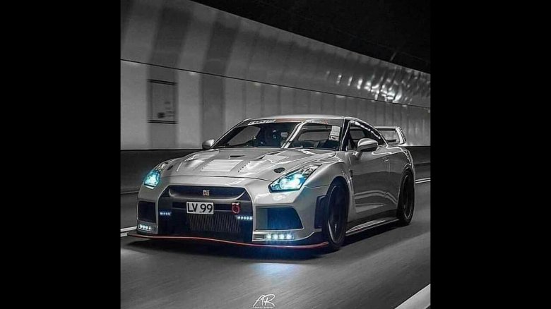 Скайлайн машина р35