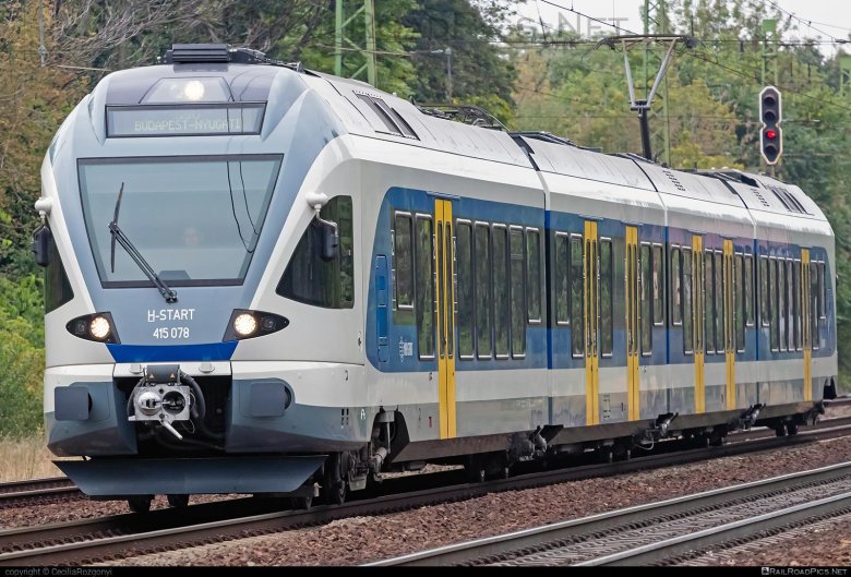 Поезд локомотив