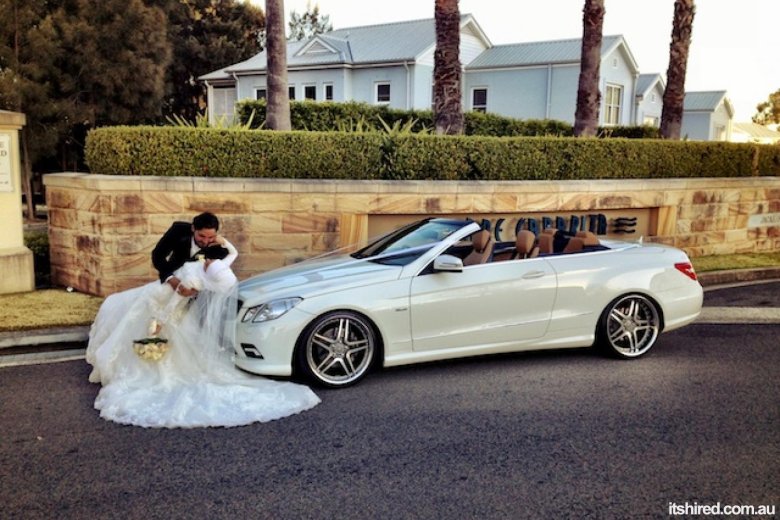 Белый Мерседес кабриолет