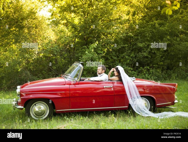 Красный кабриолет на свадьбу