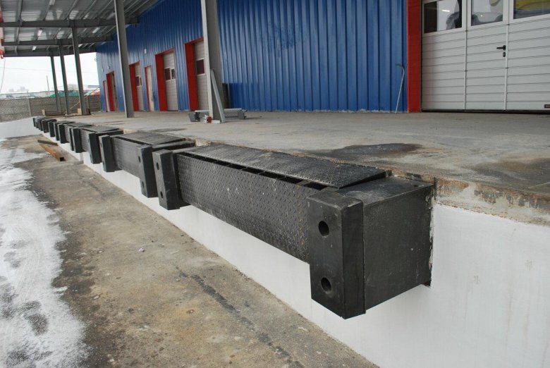 Приставной пандус для разгрузки 20 тонников Дорхан