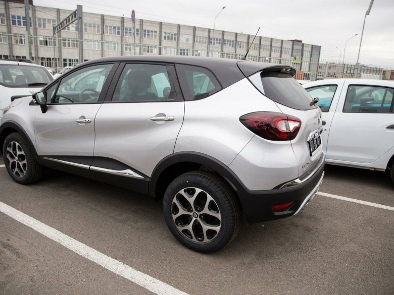 Renault Captur серый металлик