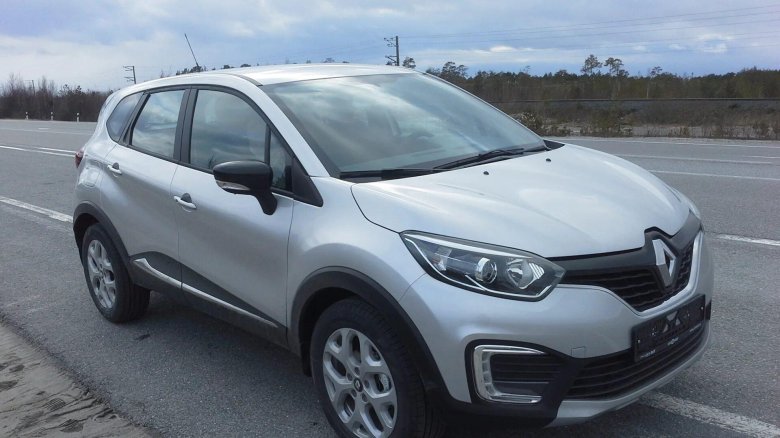 Рено Каптур серебристый